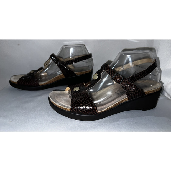 MEPHISTO Women's Sz 41 /11 Brown Embossed Beaded Air Relax T-Strap Wedge Sandals - Picture 5 of 9